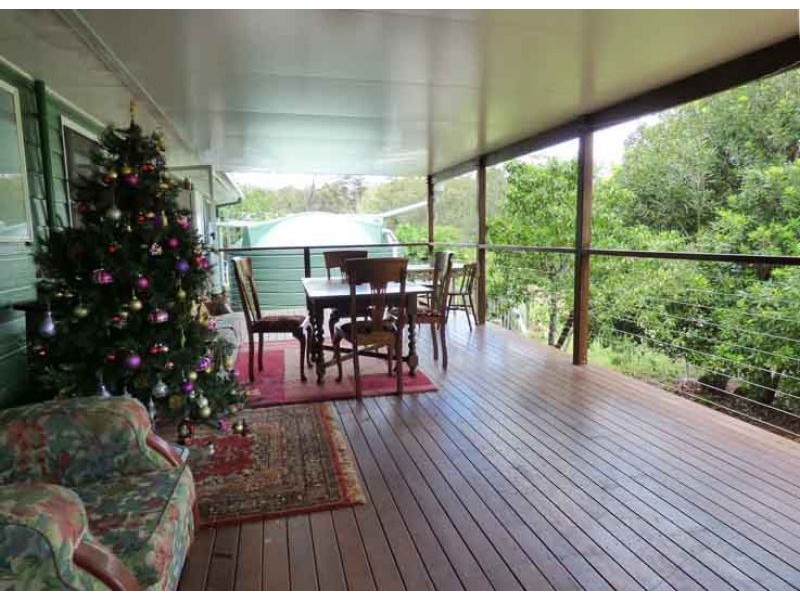 8 Pinnell Road, Crows Nest QLD 4355