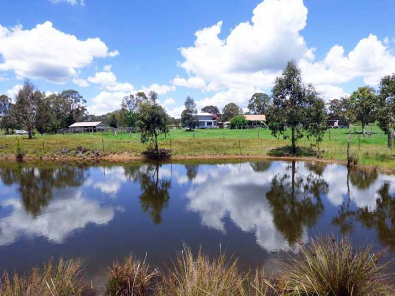 7233 New England Highway, Crows Nest QLD 4355