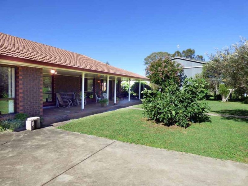 7233 New England Highway, Crows Nest QLD 4355