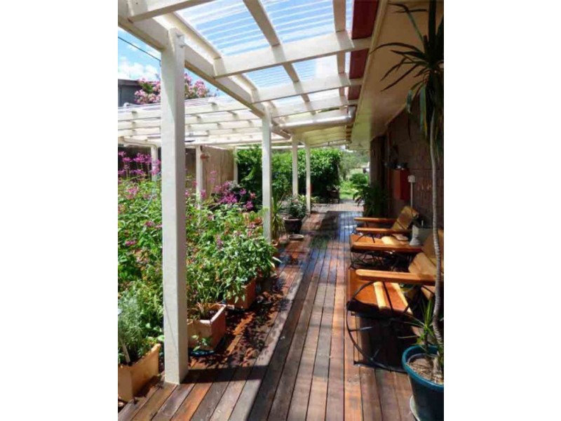 7233 New England Highway, Crows Nest QLD 4355