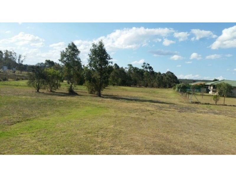 19 Parkland Drive, Crows Nest QLD 4355