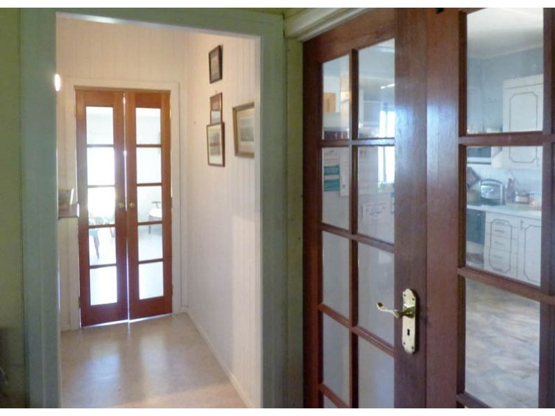 16 John Street, Crows Nest QLD 4355