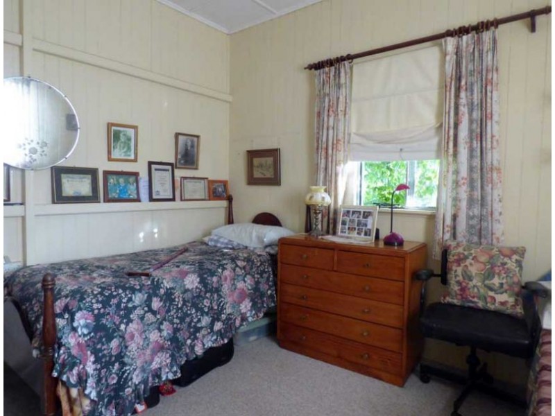 16 John Street, Crows Nest QLD 4355