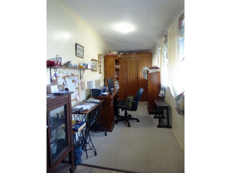 16 John Street, Crows Nest QLD 4355