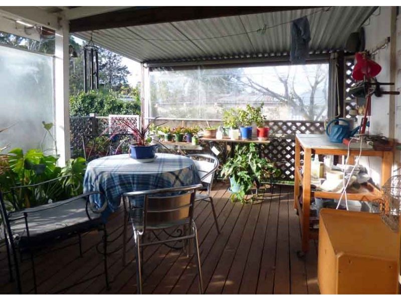 16 John Street, Crows Nest QLD 4355