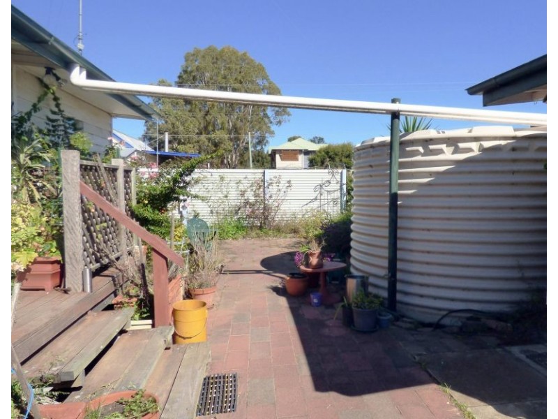 16 John Street, Crows Nest QLD 4355