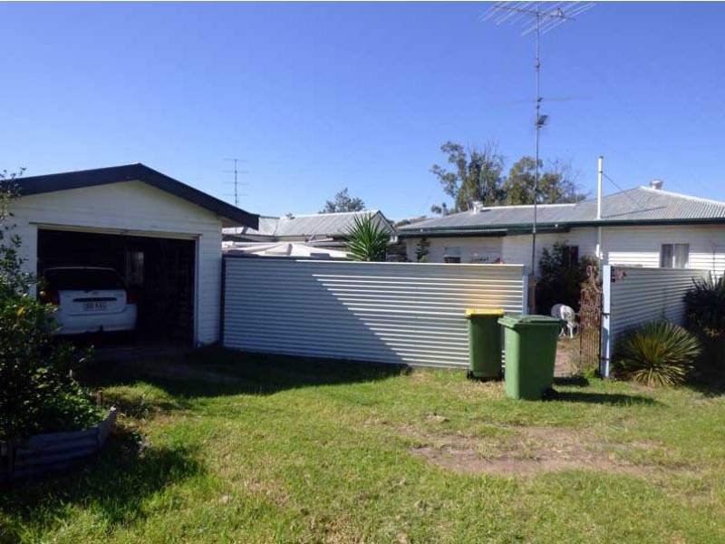 16 John Street, Crows Nest QLD 4355