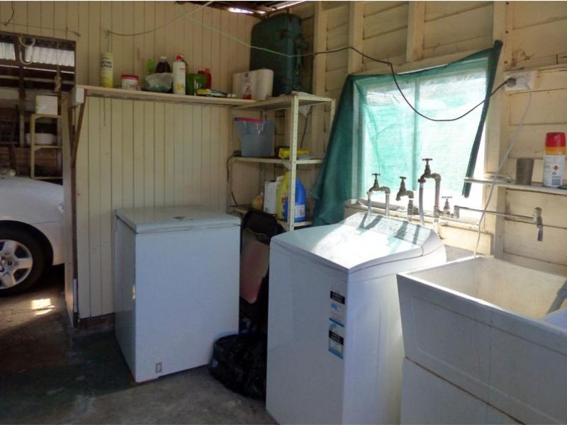 16 John Street, Crows Nest QLD 4355