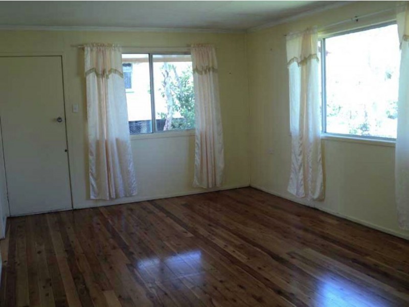 36 South St, Crows Nest QLD 4355