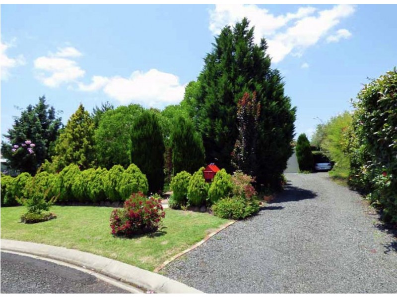 1 Lee Crt, Crows Nest QLD 4355