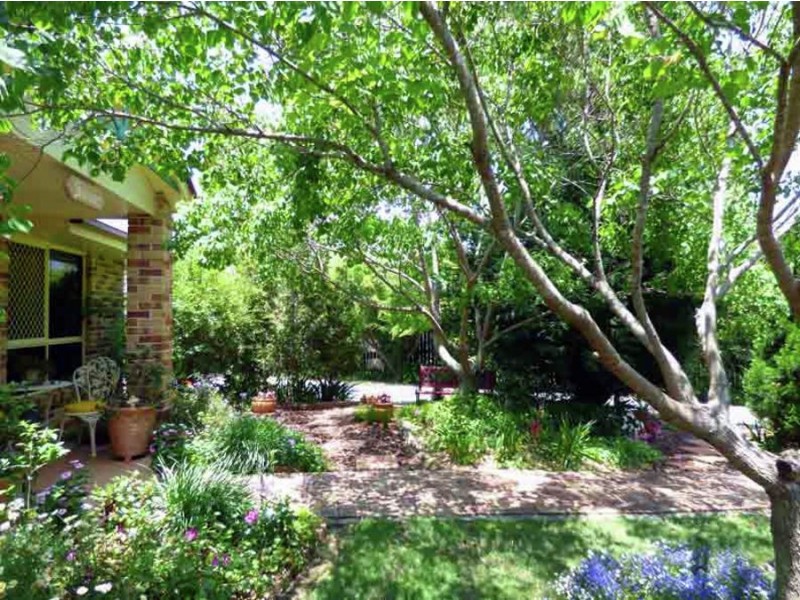 1 Lee Crt, Crows Nest QLD 4355