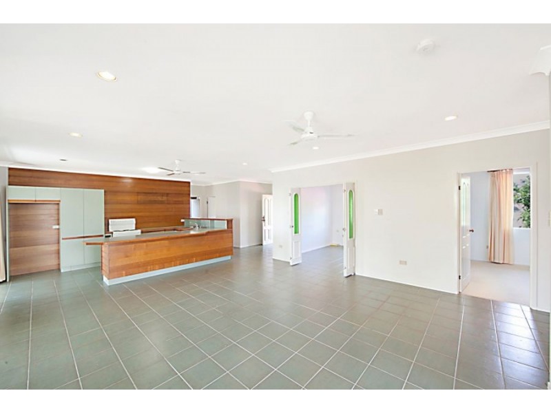 36 Howitson Dr, Balgal Beach QLD 4816