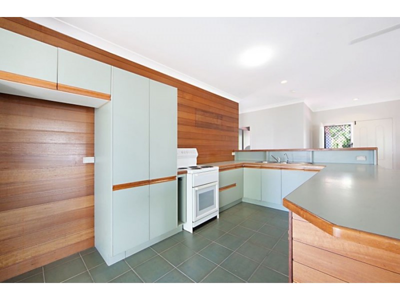 36 Howitson Dr, Balgal Beach QLD 4816