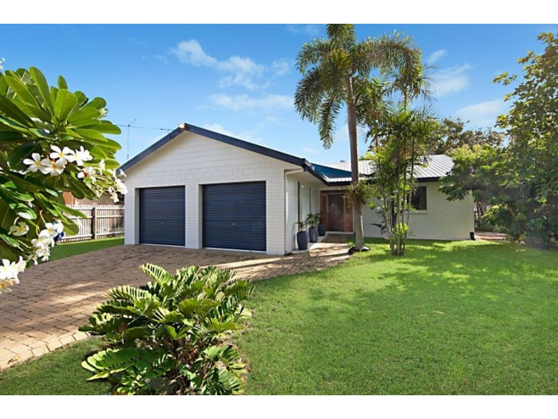 8 The Esplanade, Toolakea QLD 4818