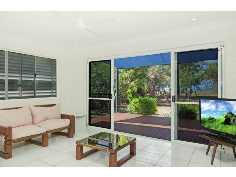 8 The Esplanade, Toolakea QLD 4818