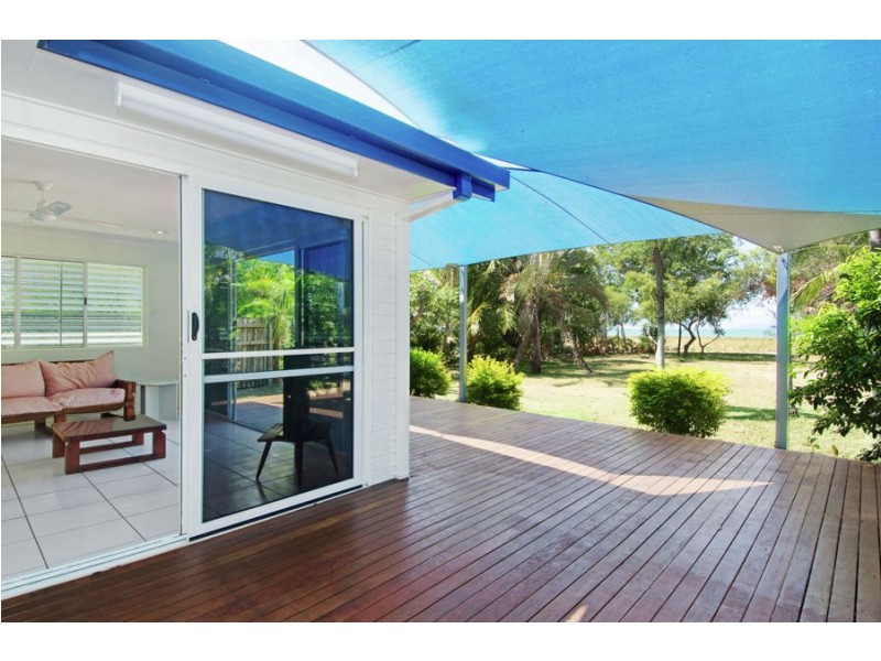 8 The Esplanade, Toolakea QLD 4818