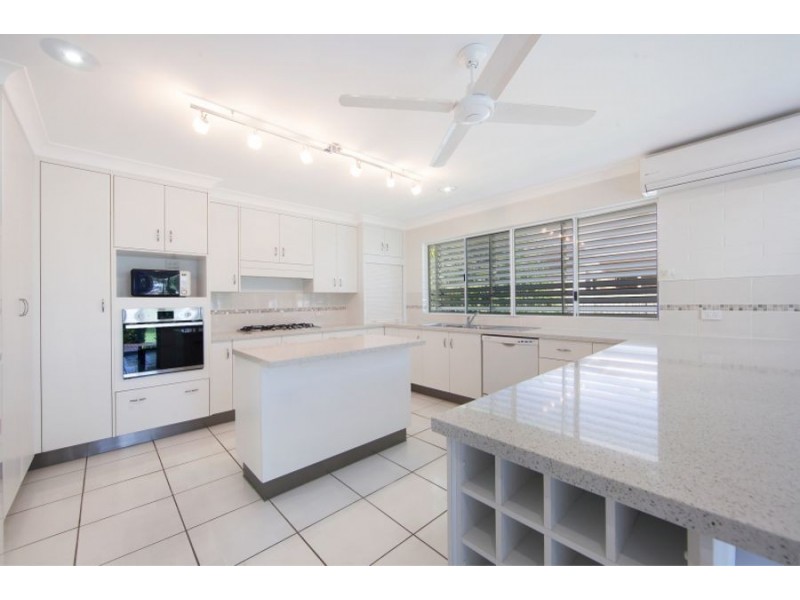 8 The Esplanade, Toolakea QLD 4818