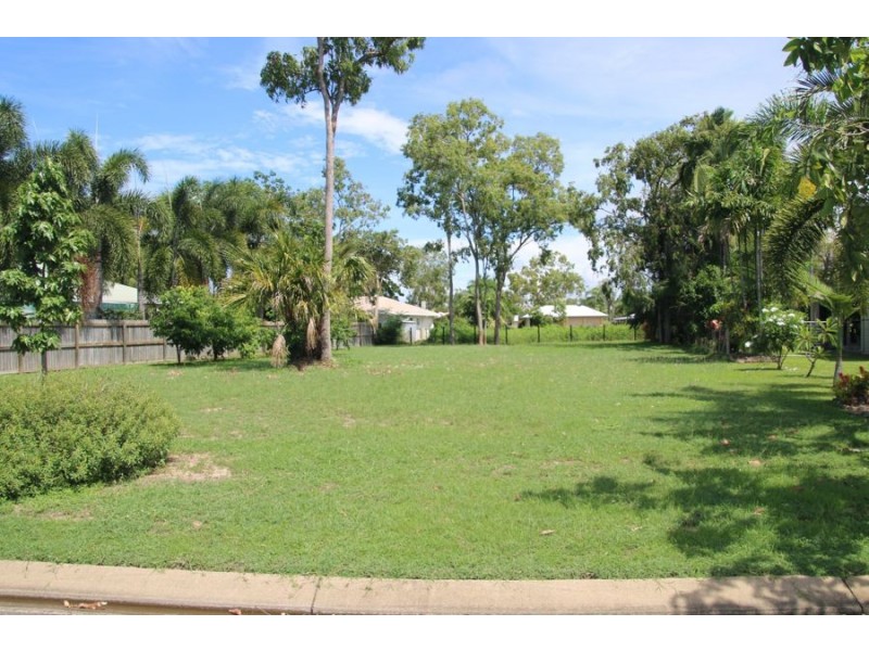 2 Virginia Crt, Balgal Beach QLD 4816