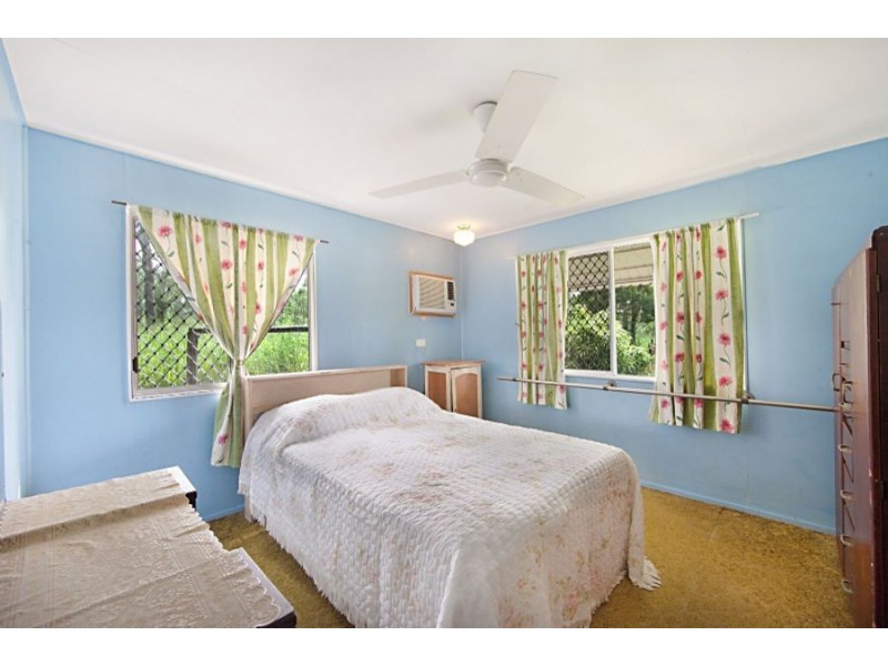 248 Balgal Beach Rd, Balgal Beach QLD 4816