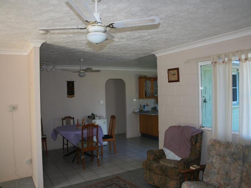 21 Howitson Dr, Balgal Beach QLD 4816