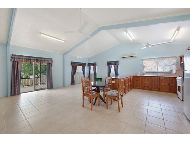 200 Balgal Beach Rd, Balgal Beach QLD 4816