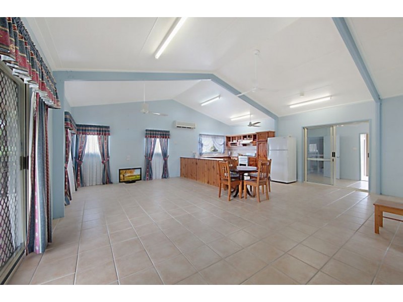 200 Balgal Beach Rd, Balgal Beach QLD 4816