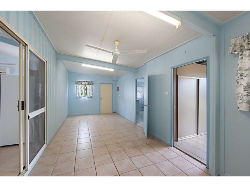 200 Balgal Beach Rd, Balgal Beach QLD 4816