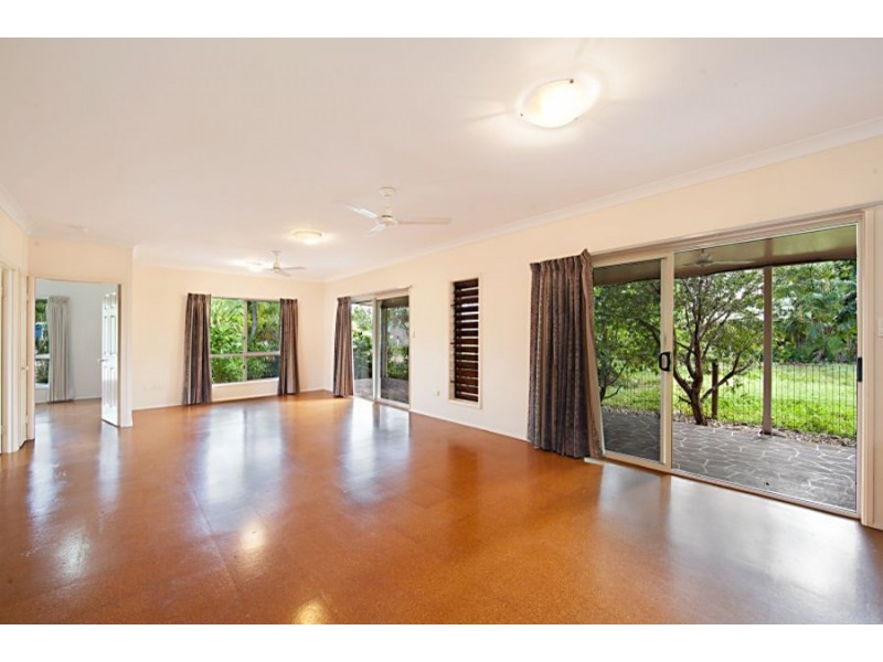8 Borton St, Balgal Beach QLD 4816