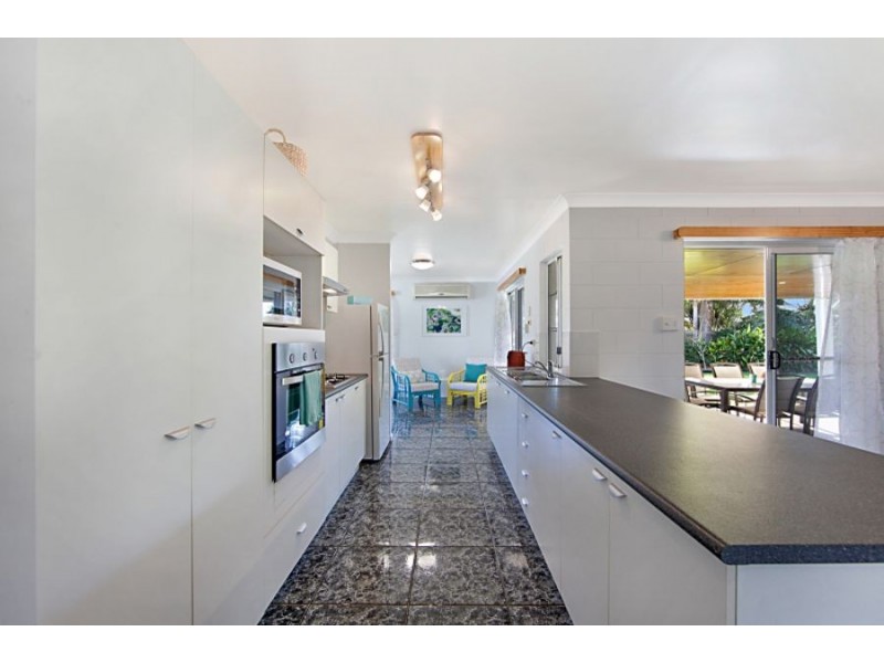 4 BORTON ST, Balgal Beach QLD 4816