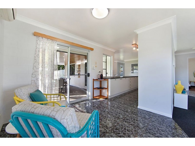4 BORTON ST, Balgal Beach QLD 4816