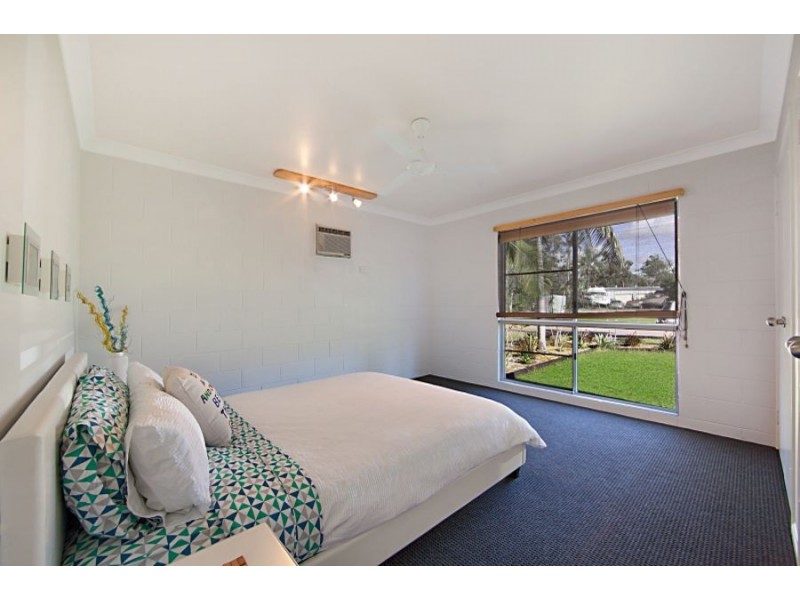 4 BORTON ST, Balgal Beach QLD 4816