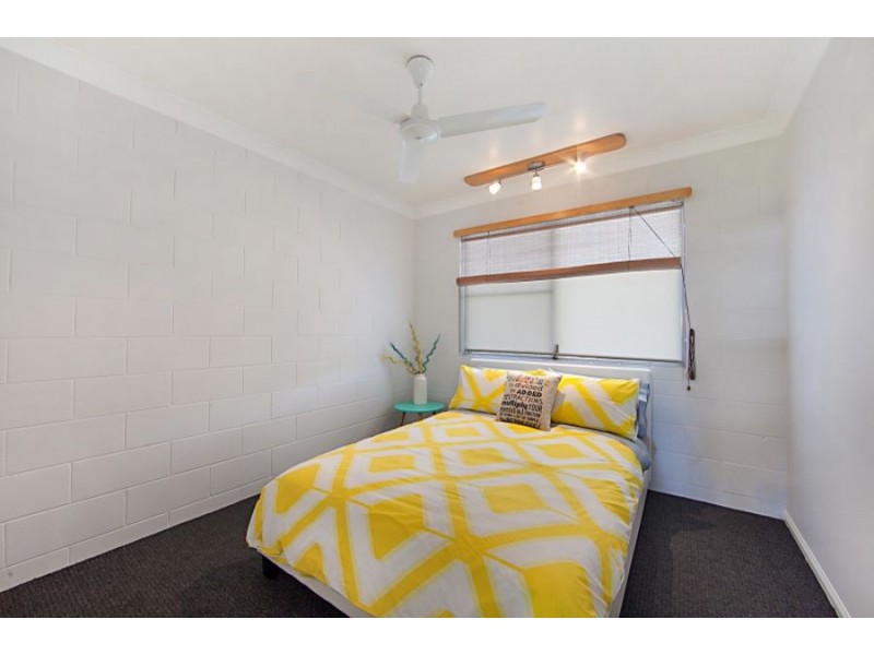 4 BORTON ST, Balgal Beach QLD 4816