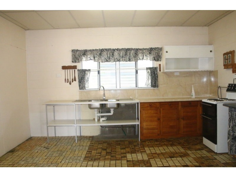 2 Swift Drive, Pentland QLD 4816