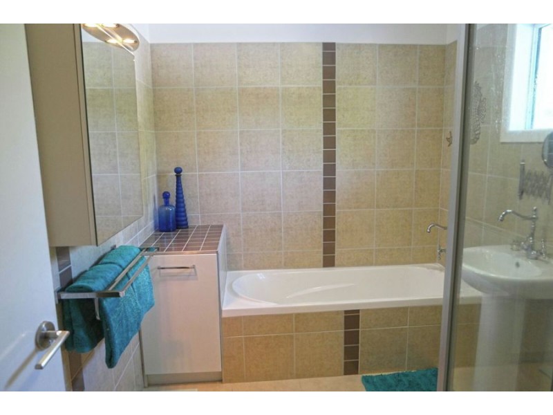 32 Madelaine Dr, Balgal Beach QLD 4816