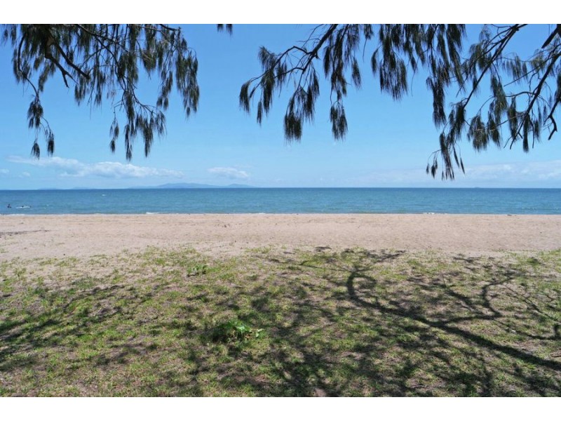 32 Madelaine Dr, Balgal Beach QLD 4816