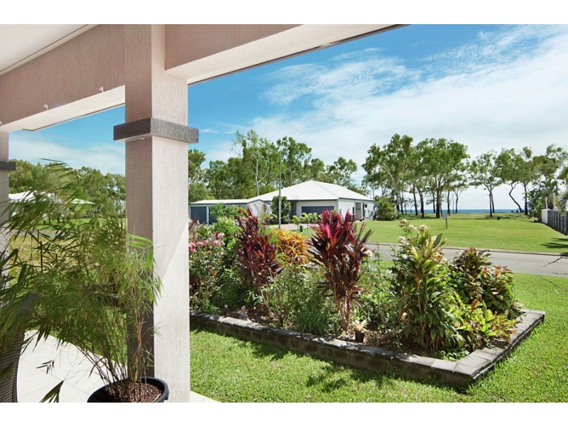 52 Augusta Dr, Balgal Beach QLD 4816