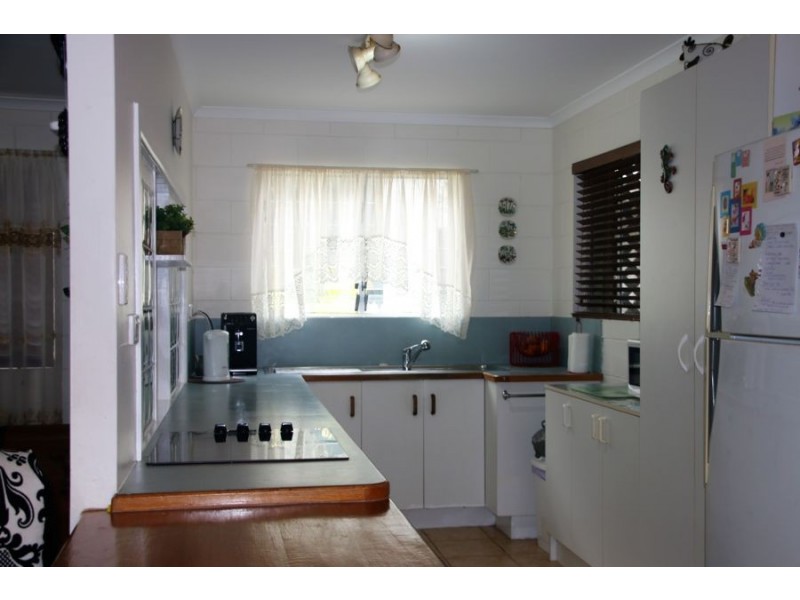 195 Balgal Beach Rd, Balgal Beach QLD 4816