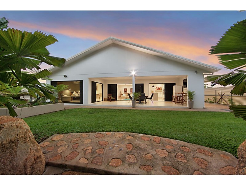 9 Augusta Dr, Balgal Beach QLD 4816