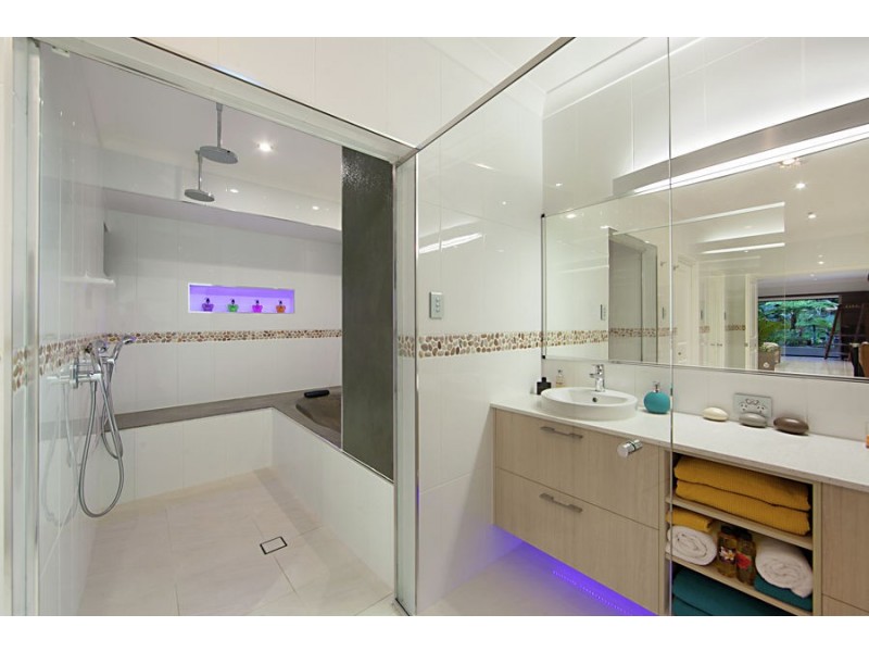 9 Augusta Dr, Balgal Beach QLD 4816