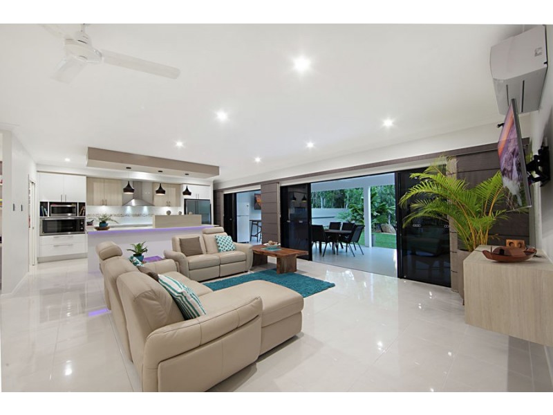 9 Augusta Dr, Balgal Beach QLD 4816