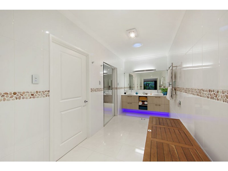 9 Augusta Dr, Balgal Beach QLD 4816