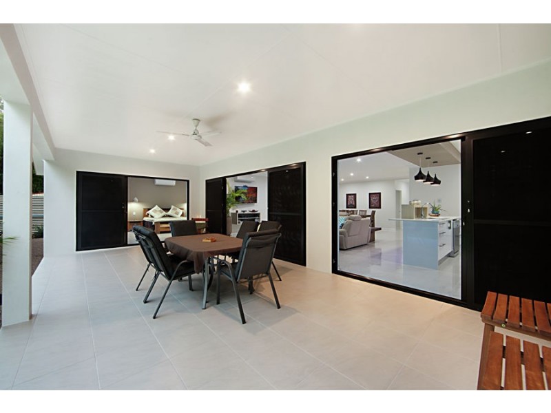 9 Augusta Dr, Balgal Beach QLD 4816