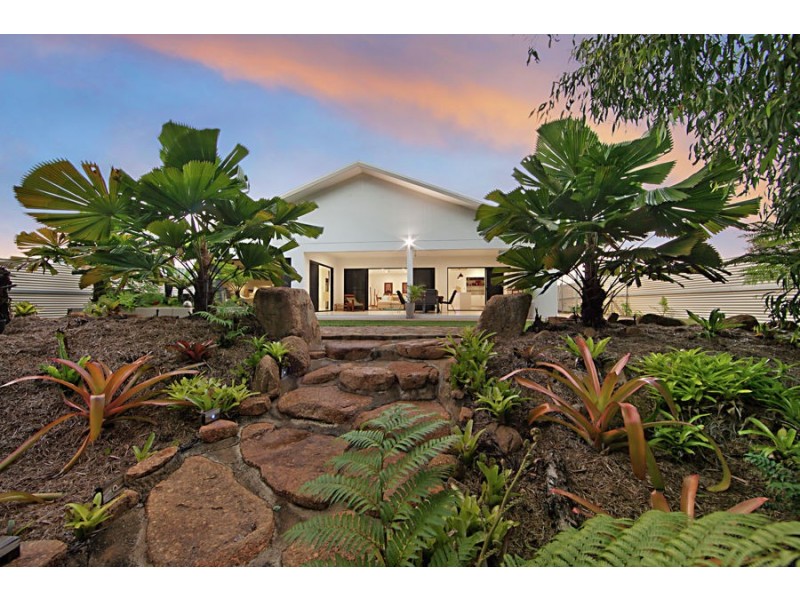 9 Augusta Dr, Balgal Beach QLD 4816