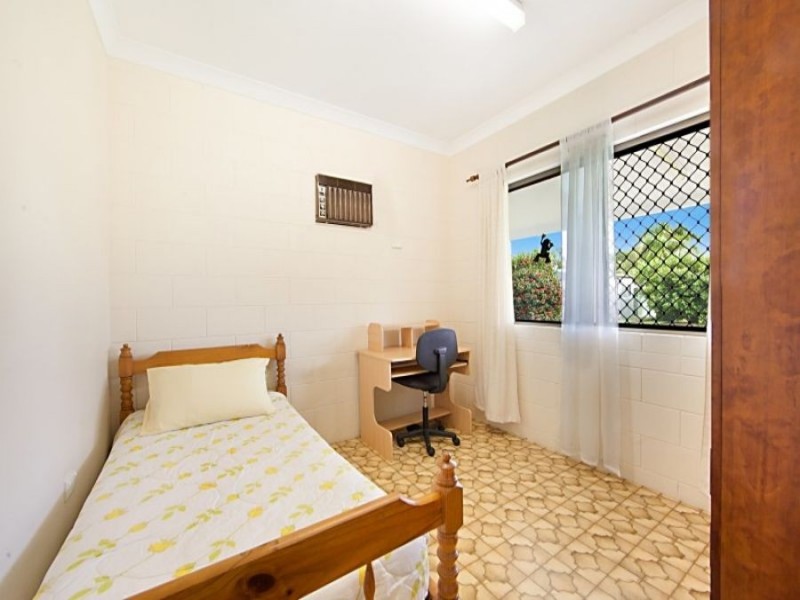 15 Tracey St, Balgal Beach QLD 4816