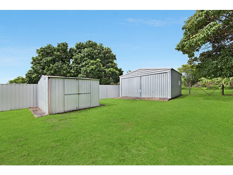 210 Balgal Beach Rd, Balgal Beach QLD 4816