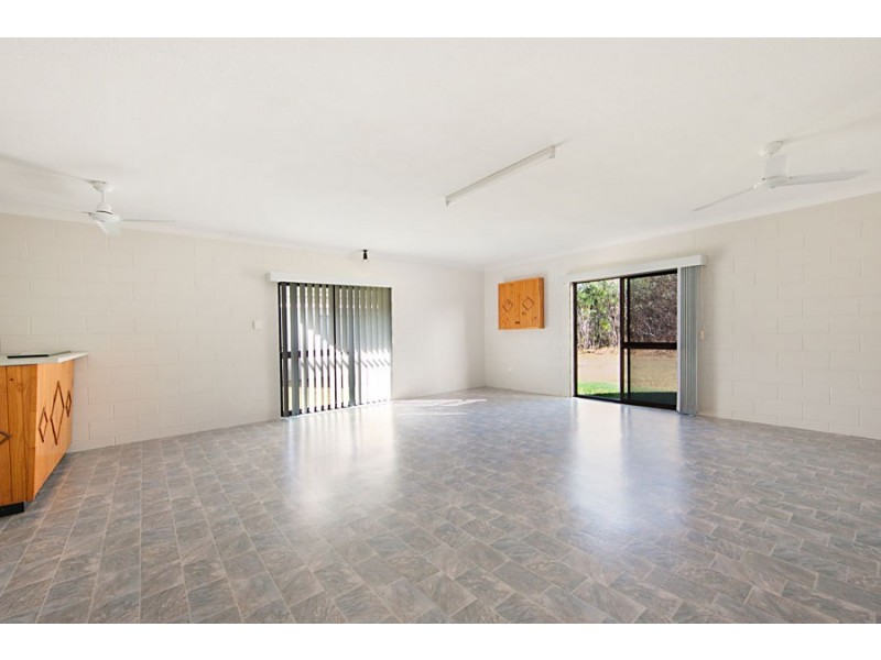 165 Balgal Beach Rd, Balgal Beach QLD 4816