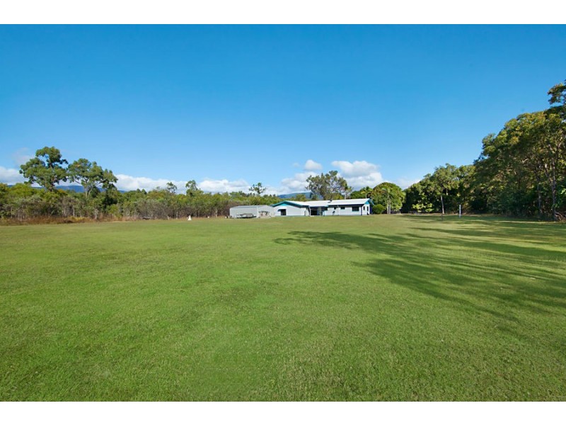 165 Balgal Beach Rd, Balgal Beach QLD 4816