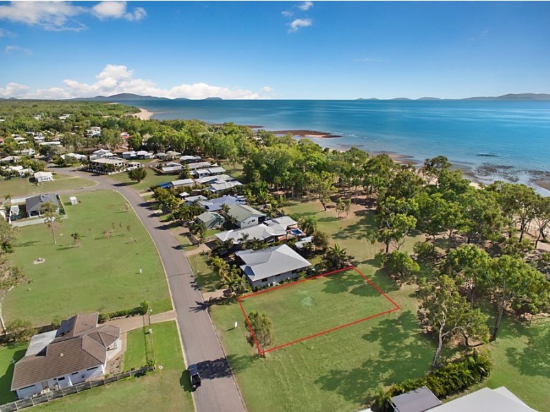 61 Augusta Dr, Balgal Beach QLD 4816