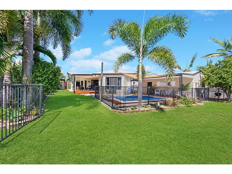 57 Augusta Dr, Balgal Beach QLD 4816