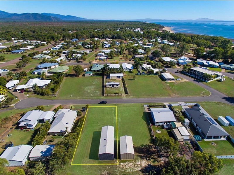 5 Medinah Crt, Balgal Beach QLD 4816